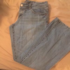 American Eagle outfitters blue jeans